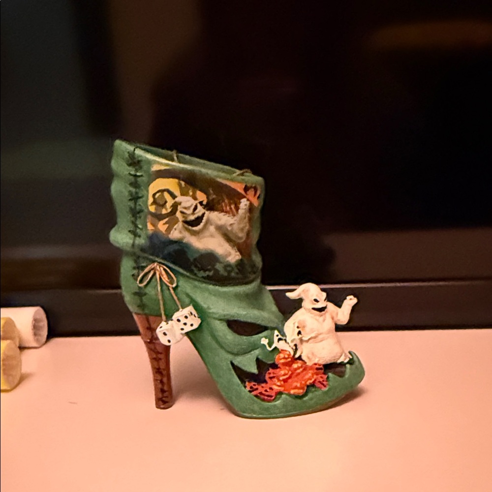 Green Halloween-Themed Women's Shoe